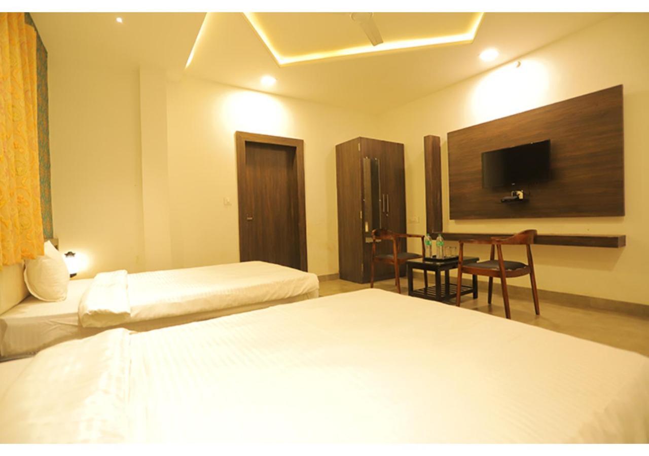 Hotel Raha Udaipur Ngoại thất bức ảnh